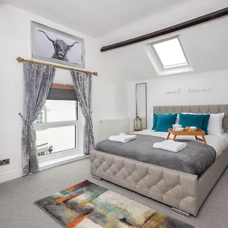 Feriehus Beautiful 2-bed In