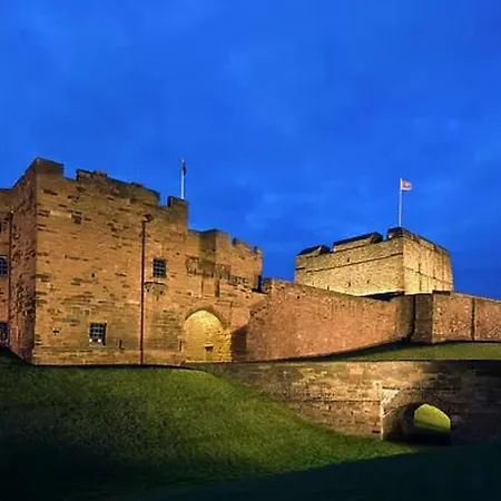 - Sleeps 3 Hot Tub & Pet Friendly * Μπράμπτον