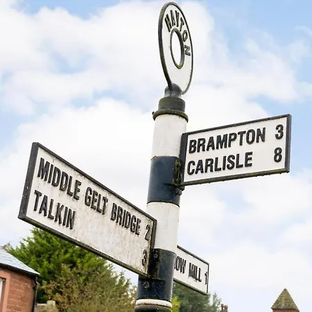 - Sleeps 3 Hot Tub & Pet Friendly * Μπράμπτον